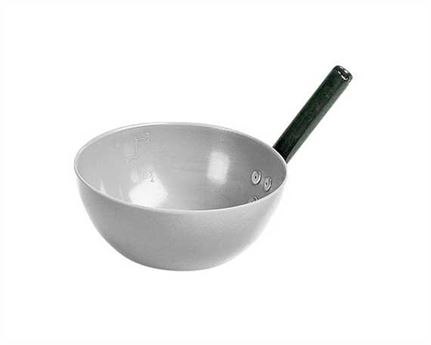 STUBBS PLASTIC FEED SCOOP WHITE