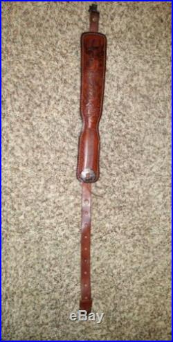 Vintage hunter leather rifle sling padded shoulder deer oak acorns withswivels